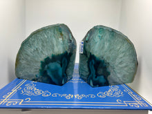 Load image into Gallery viewer, Geode Bookend #2
