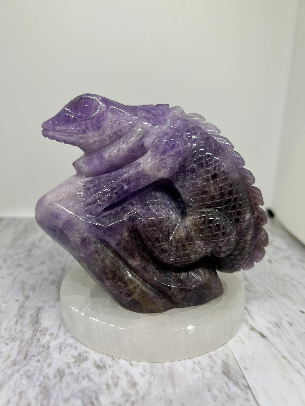 Hand Carved Amethyst Iguana